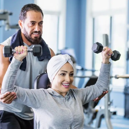 Infográfico destacando os benefícios da atividade física na prevenção e combate ao câncer