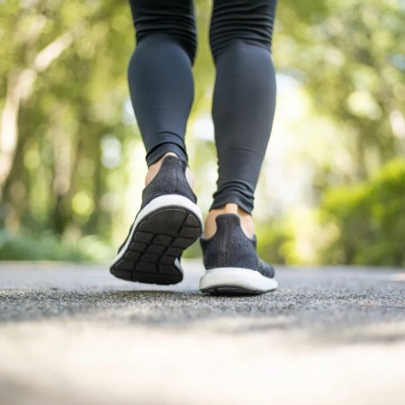 Quantos mais passos diários registrados, menor é o risco de câncer