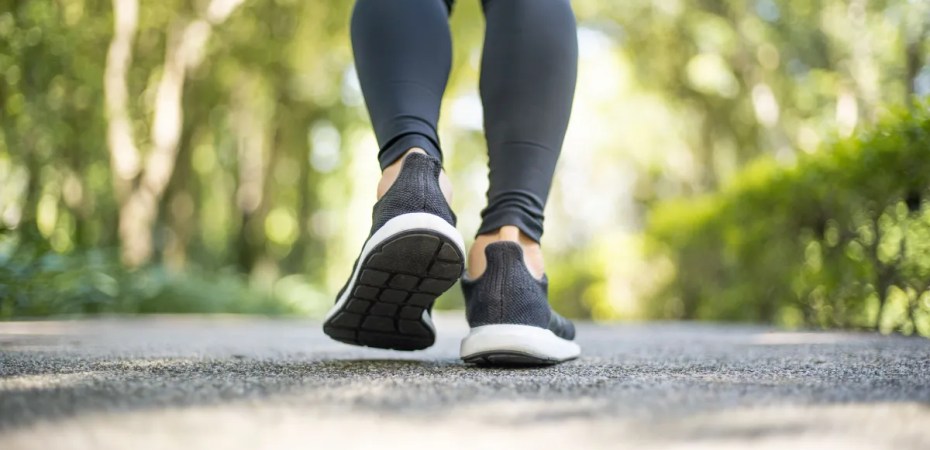 Quantos mais passos diários registrados, menor é o risco de câncer